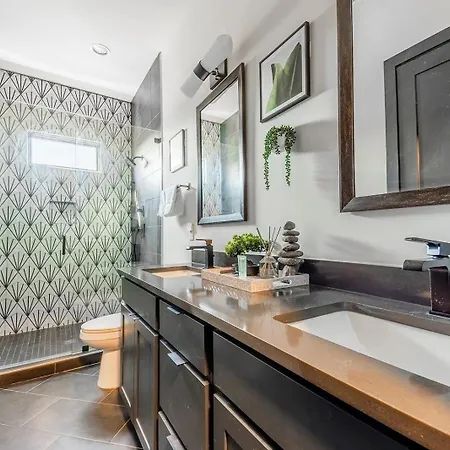 Boots & Broadway - 2 Units - Mins To Broadway Nashville