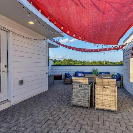 Rooftop Fire Pit + River Views 4br Sleeps 12 Holiday home Nashville