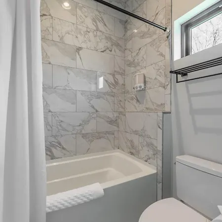 Holiday home High Note Hideaway- Modern 4br Oasis Near Opryland Nashville