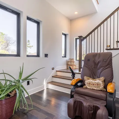Holiday home High Note Hideaway- Modern 4br Oasis Near Opryland *