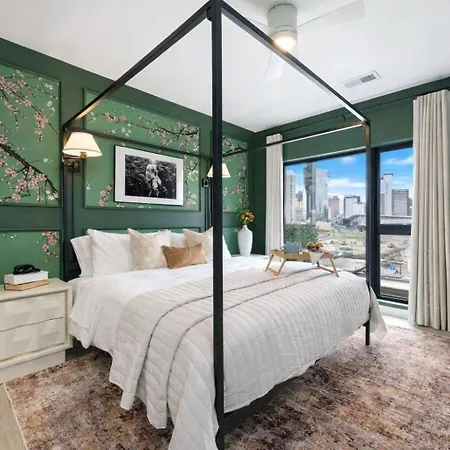 Holiday home Hyve-anthem-private Balconies-walk To Broadway