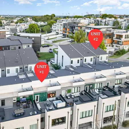Boots & Broadway - 2 Units - Mins To Broadway Holiday home *