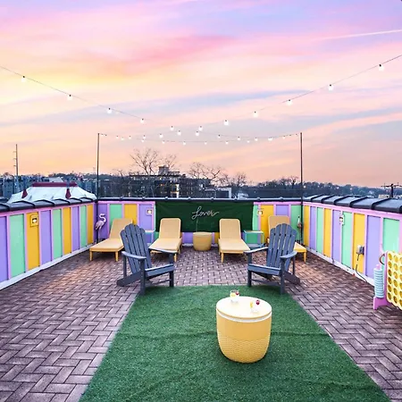 Swiftie Dream House-rooftop Patio-mins To Broadway