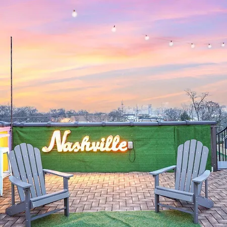 Swiftie Dream House-rooftop Patio-mins To Broadway