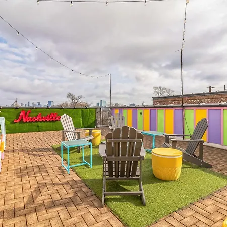 Swiftie Dream House-rooftop Patio-mins To Broadway Nashville