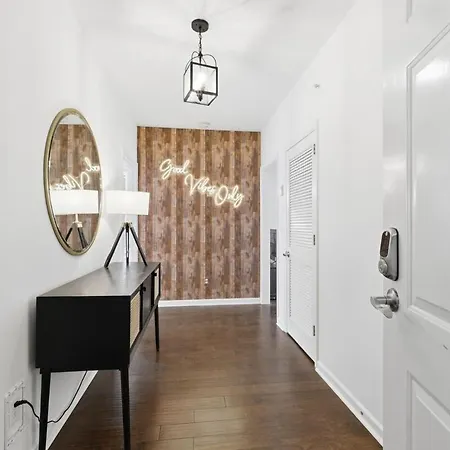 Apartment Cozy 3br Near Vanderbilt & Downtown| Parking Nashville