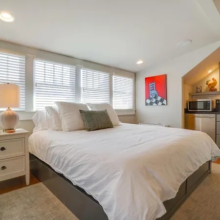 1 Mi To Centennial Park, Couple's West End Retreat Apartment