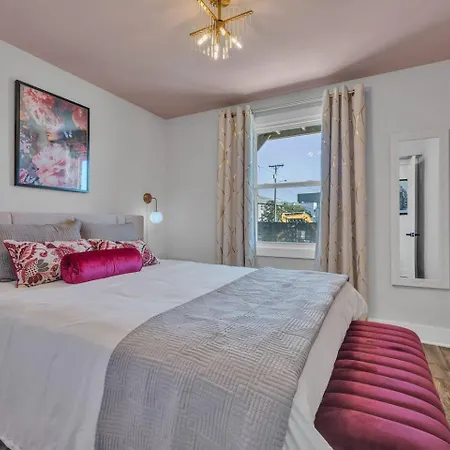 Apartment Modern 2br Near Downtown | Free Parking