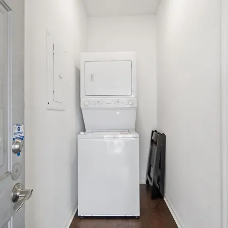 Comfortable 3br |minutes To Broadway| Parking Apartment Nashville