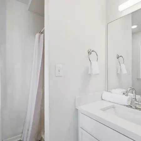 Apartment Cozy 3br Near Vanderbilt & Downtown| Parking *
