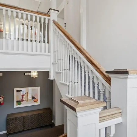 Modern 3br | Minutes To Downtown| Parking Apartment Nashville