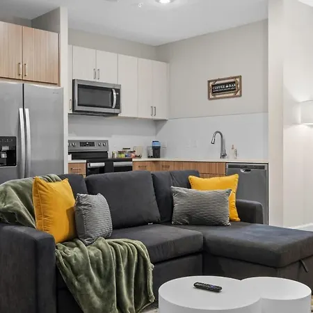 Modern 1br Walk To Gulch And Broadway * Nashville