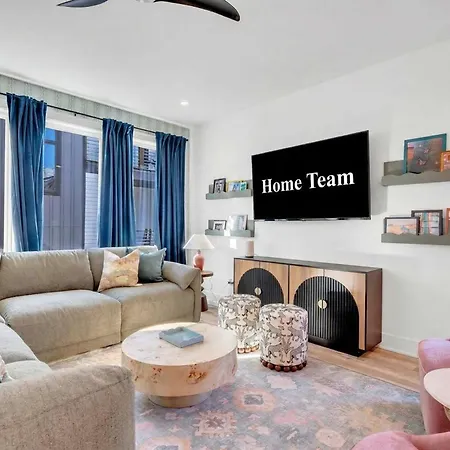 4br Getaway - Rooftop Views - Fire Pit Apartment