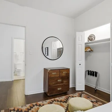 Modern 3br | Minutes To Downtown| Parking * Nashville