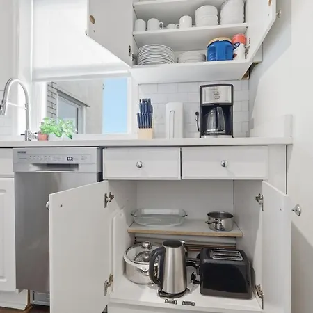 Apartment Comfortable 3br |minutes To Broadway| Parking