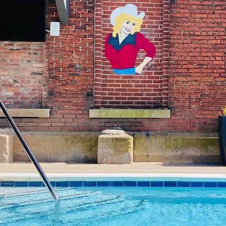 Apartment Rustic Loft W/ Speakeasy & Pool | Near Broadway Nashville