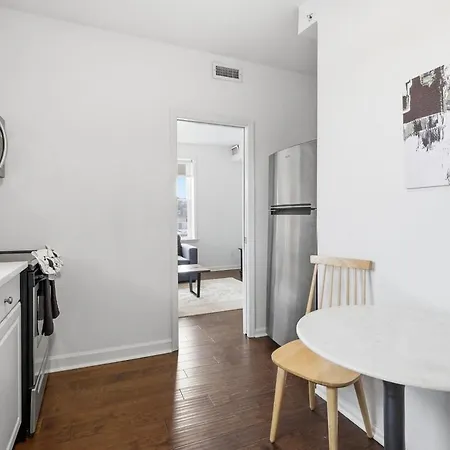 Bright 3br Apt|close To Universities |parking
