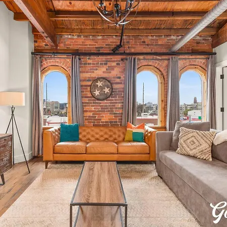 Apartment Rustic Loft W/ Speakeasy & Pool | Near Broadway *