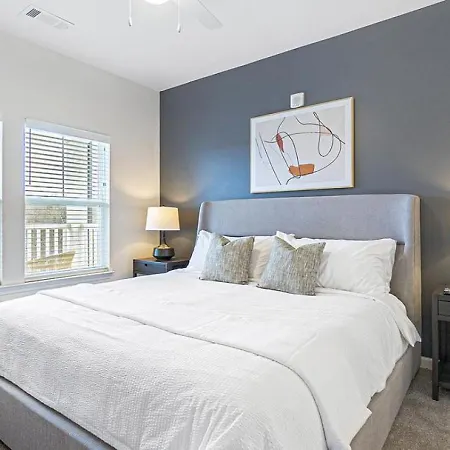 Apartment Landing Modern With Amazing Amenities *