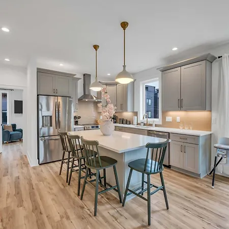 Rooftop Nights In - 3br - Office Nashville