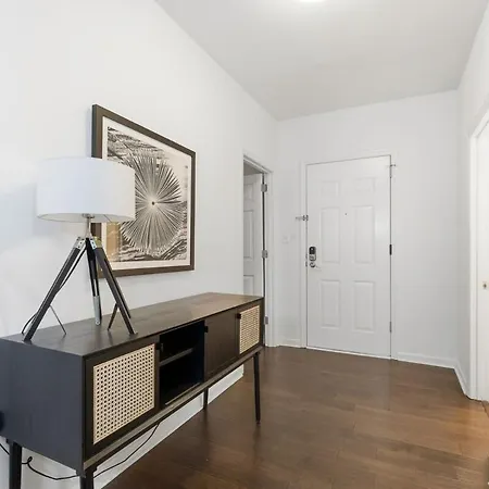 Modern 3br | Minutes To Downtown| Parking * Nashville