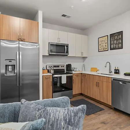 Apartment Stylish 1br With Pool & Gym In The Gulch