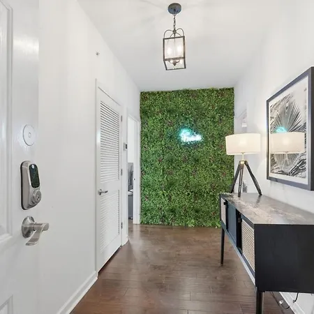 Apartment Bright 3br Apt|close To Universities |parking Nashville