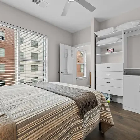 Stylish 1br With Pool & Gym In The Gulch * Nashville