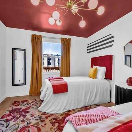 Spacious 2br Downtown | Free Parking * Nashville