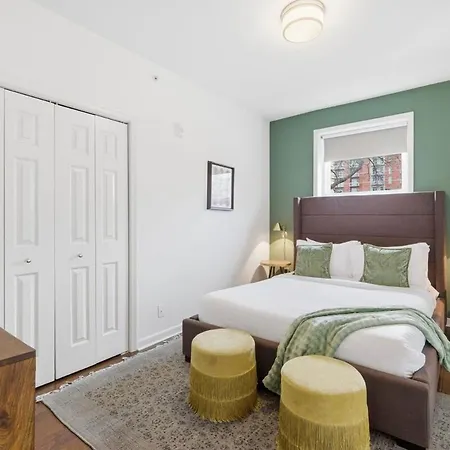 Bright 3br Apt|close To Universities |parking Nashville