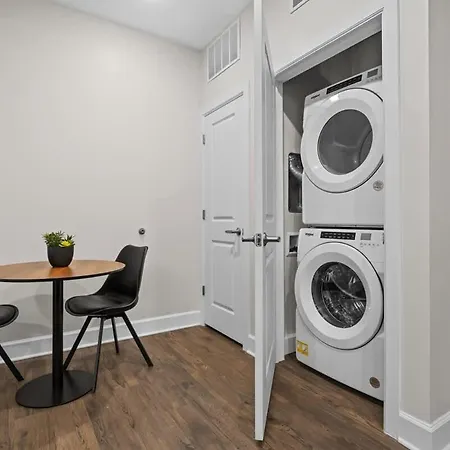 Modern 1br Walk To Gulch And Broadway * Nashville