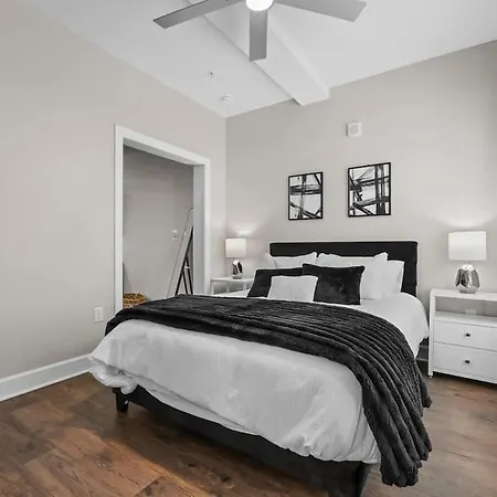 Modern 1br Walk To Gulch And Broadway Apartment *