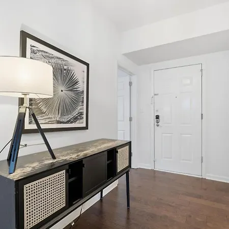 Bright 3br Apt|close To Universities |parking