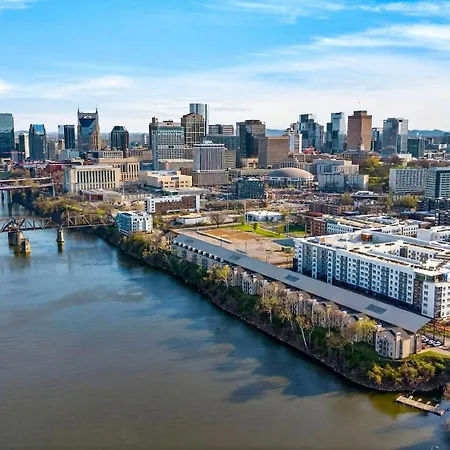 Apartment Riverfront Rhythm By Avantstay