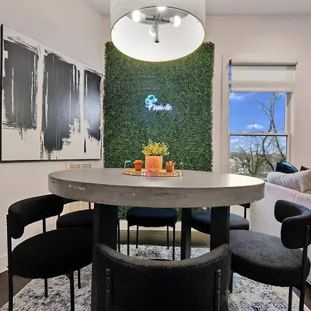 Modern Luxe Townhome With Rooftop Cinema Nashville