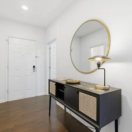 Comfortable 3br |minutes To Broadway| Parking Apartment