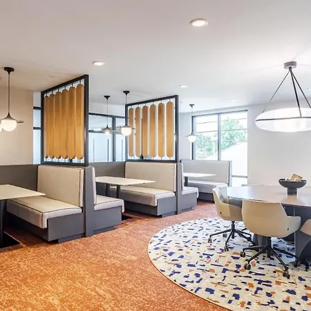 Landing Chic 2Bd Pool Gym Apartment Nashville