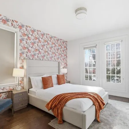 Bright 3br Apt|close To Universities |parking * Nashville