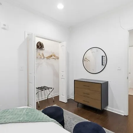 Apartment Comfortable 3br |minutes To Broadway| Parking *