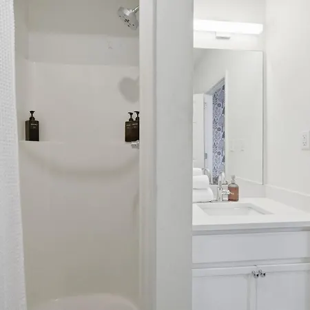 Comfortable 3br |minutes To Broadway| Parking Nashville