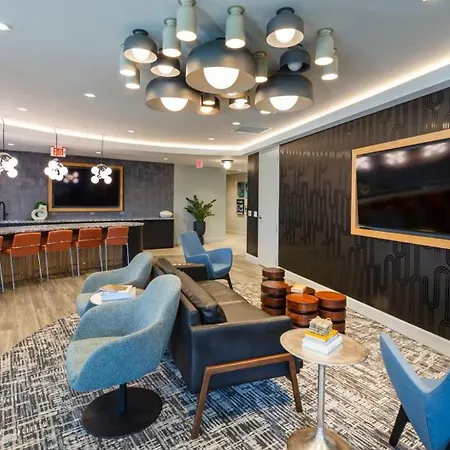 Landing Chic 2Bd Pool Gym Apartment *