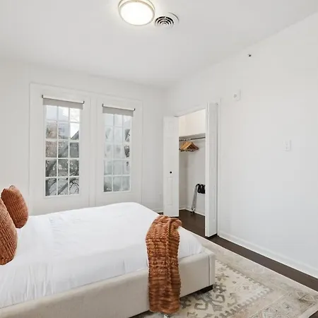 Modern 3br | Minutes To Downtown| Parking Nashville
