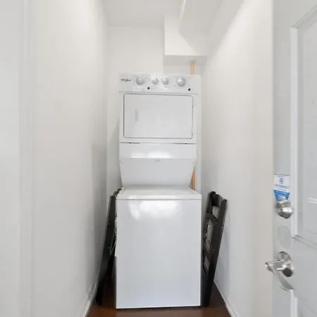 Modern 3br | Minutes To Downtown| Parking Nashville