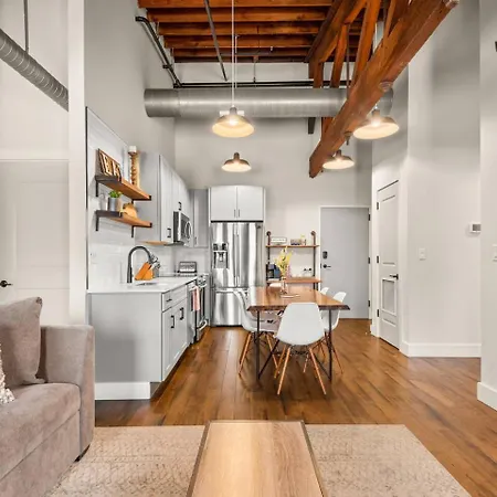 Apartment Rustic Loft W/ Speakeasy & Pool | Near Broadway Nashville