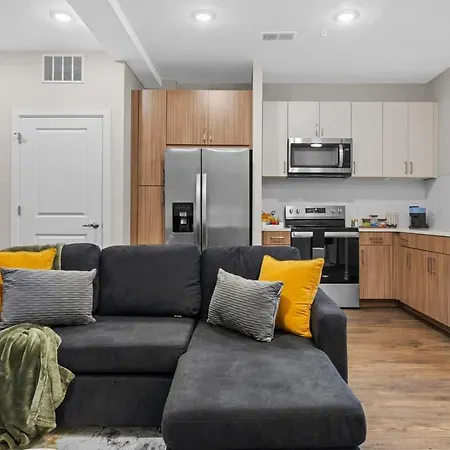 Modern 1br Walk To Gulch And Broadway Nashville