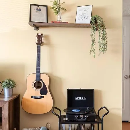 Country Legends On Music Row, Slps 27, Bachlorette Apartment