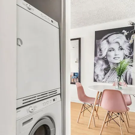 Country Legends On Music Row, Slps 27, Bachlorette Apartment