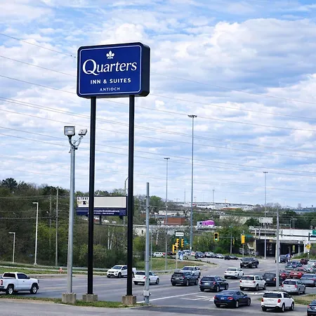 Quarters & 3* Nashville