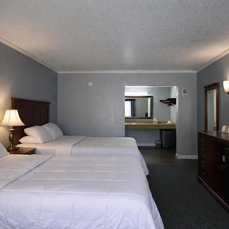 Quarters & Hotel 3*