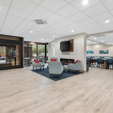 La Quinta By Wyndham Airport/opryland Hotel 3*